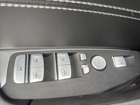 Used 2025 BMW X4 xDrive30i w/ Premium Package image 15