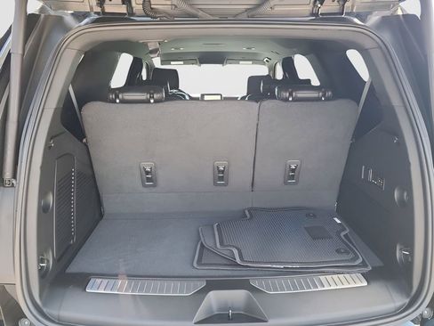 Used 2022 Chevrolet Tahoe RST w/ Luxury Package image 16