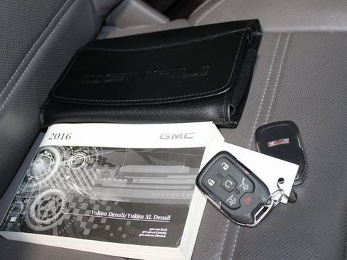 Used 2016 GMC Yukon Denali w/ Open Road Package image 37