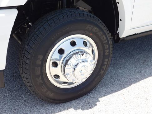 New 2025 RAM 3500 Longhorn image 25