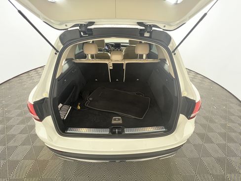 Certified 2018 Mercedes-Benz GLC 300 4MATIC image 19