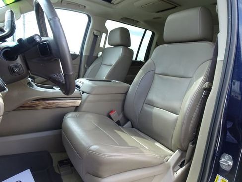 Used 2017 GMC Yukon XL SLT w/ Open Road Package image 11