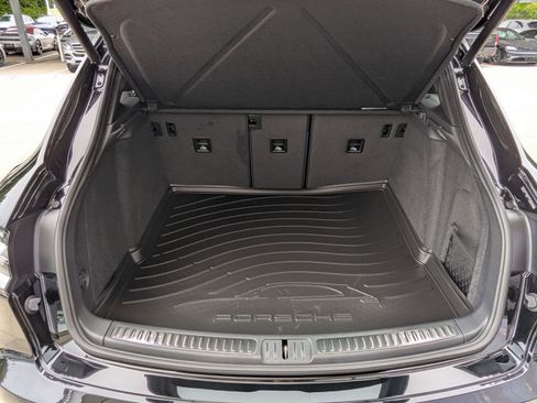 New 2026 Porsche Macan AWD/4WD image 23