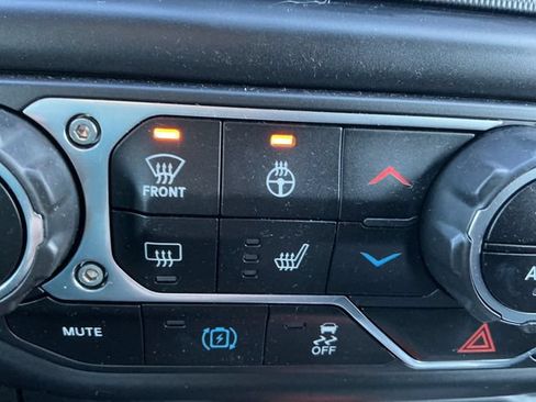 Used 2021 Jeep Wrangler Unlimited Rubicon 4xe w/ Cold Weather Group AWD/4WD image 56