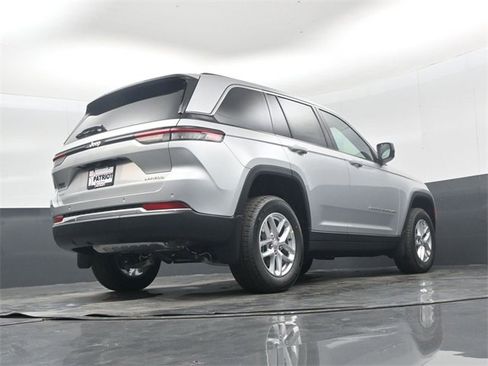 New 2025 Jeep Grand Cherokee Laredo X w/ Luxury Tech Group I image 38