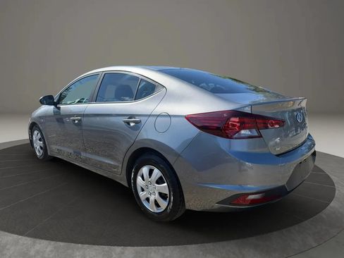 Used 2019 Hyundai Elantra SE w/ Cargo Package FWD image 7