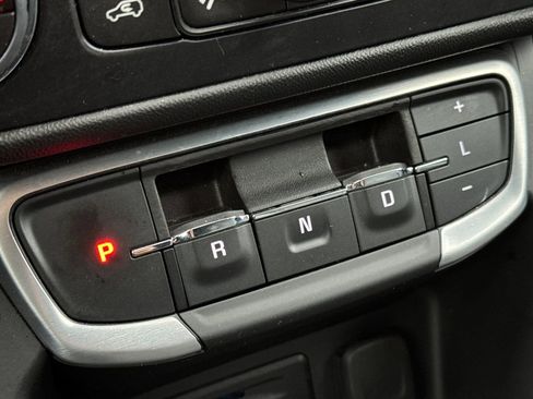 Certified 2024 GMC Terrain SLT image 23