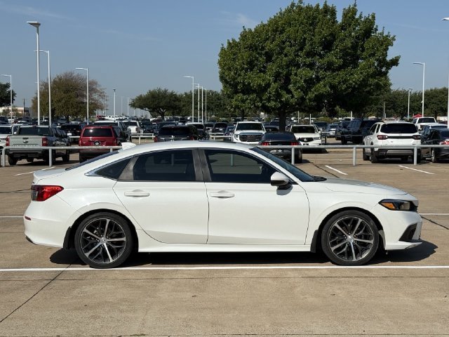 Used 2022 Honda Civic Touring image 3