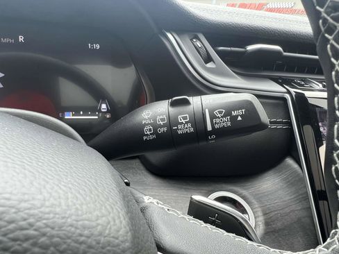 Used 2022 Jeep Grand Cherokee Limited image 28