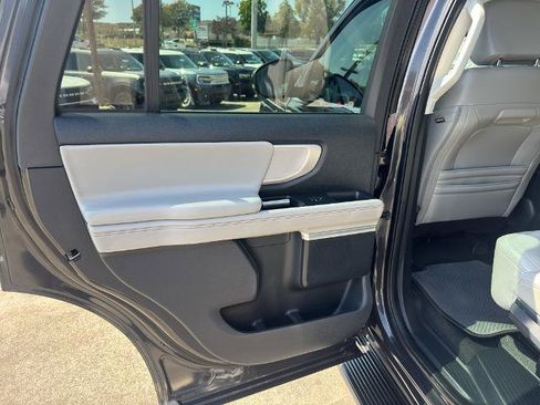 Certified 2025 Ford Expedition Active AWD/4WD image 23