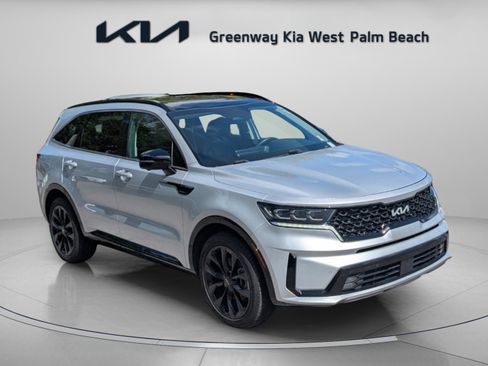 Certified 2022 Kia Sorento SX image 2
