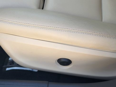 Used 2019 Mercedes-Benz GLA 250 4MATIC w/ Premium Package image 7
