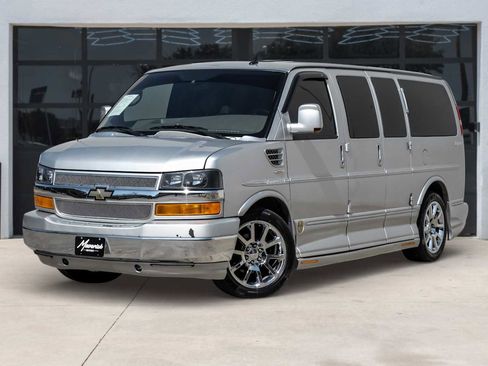 Used 2011 Chevrolet Express 1500 image 1
