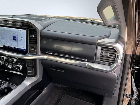 Used 2022 Ford F150 Lariat w/ Trailer Tow Package image 16