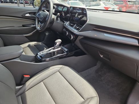 Used 2025 Chevrolet Trax ACTIV w/ Driver Confidence Package FWD image 15