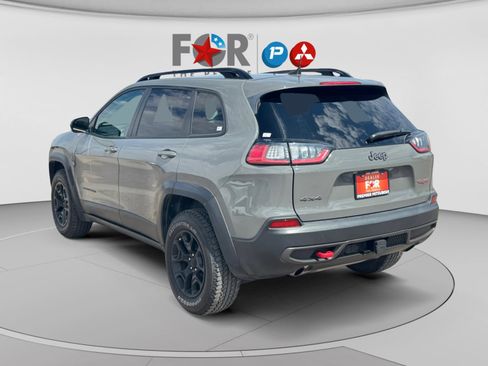 Used 2022 Jeep Cherokee Trailhawk w/ Technology Group B AWD/4WD image 3