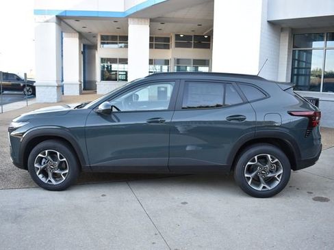 New 2026 Chevrolet Trax LT w/ LT Convenience Package image 6