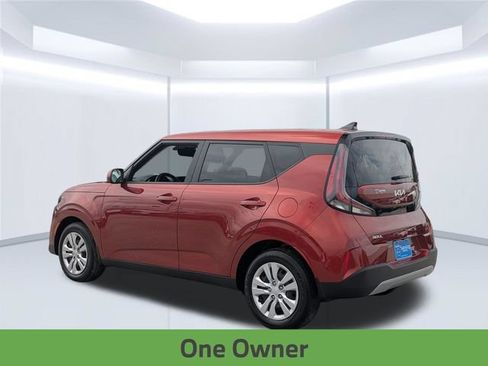 Used 2025 Kia Soul LX FWD image 4