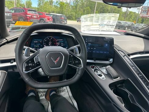 Used 2024 Chevrolet Corvette Stingray Premium Conv w/ Z51 Performance Package RWD image 13