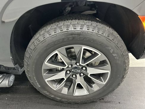 Certified 2023 Chevrolet Tahoe Z71 w/ Luxury Package AWD/4WD image 8