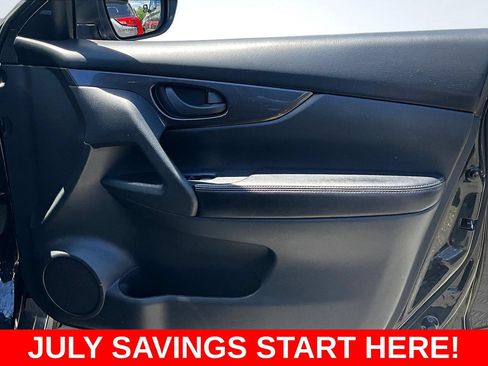 Used 2019 Nissan Rogue S AWD/4WD image 29