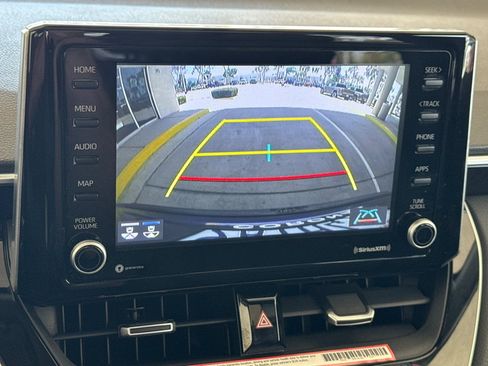 Used 2022 Toyota Corolla Cross XLE w/ Convenience Package FWD image 21