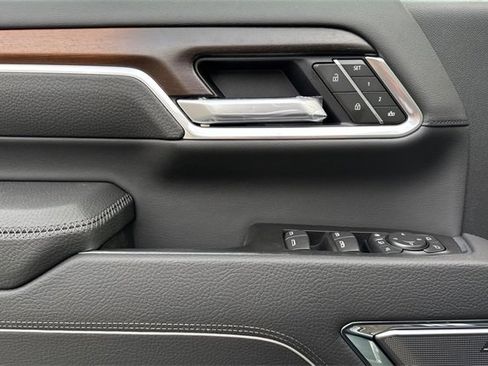 New 2026 GMC Sierra 2500 Denali w/ Denali Reserve Package image 11