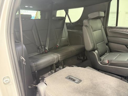 Used 2022 GMC Yukon XL Denali image 35