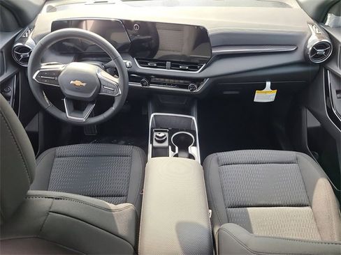 New 2026 Chevrolet Equinox LT image 9