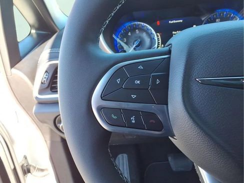 New 2026 Chrysler Pacifica Select FWD image 20