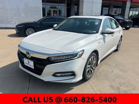 Used 2020 Honda Accord Touring image 2