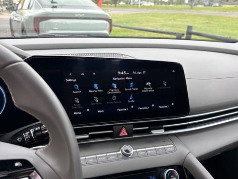 Used 2025 Hyundai Elantra SEL FWD image 20
