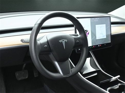 Used 2019 Tesla Model 3 Long Range image 23