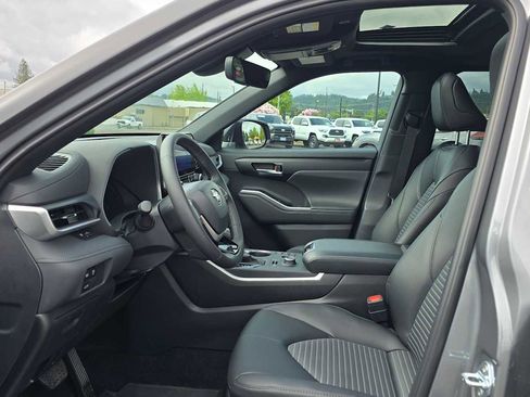 Certified 2026 Toyota Highlander XSE AWD/4WD image 21