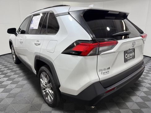 Used 2023 Toyota RAV4 XLE Premium AWD/4WD image 4