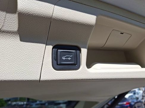 Used 2023 GMC Acadia Denali w/ Denali Ultimate Package AWD/4WD image 36