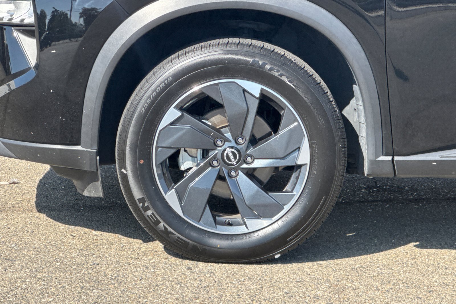 Certified 2025 Nissan Rogue SV AWD/4WD image 33