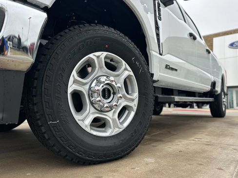 New 2026 Ford F350 XLT w/ FX4 Off-Road Package image 58