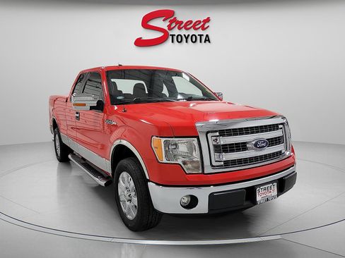 Used 2013 Ford F150 XLT w/ XLT Chrome Pkg image 3