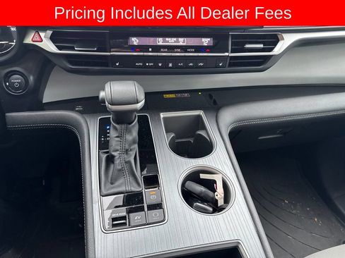 Used 2026 Toyota Sienna XLE FWD image 14