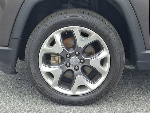 Used 2019 Jeep Compass Limited AWD/4WD image 8
