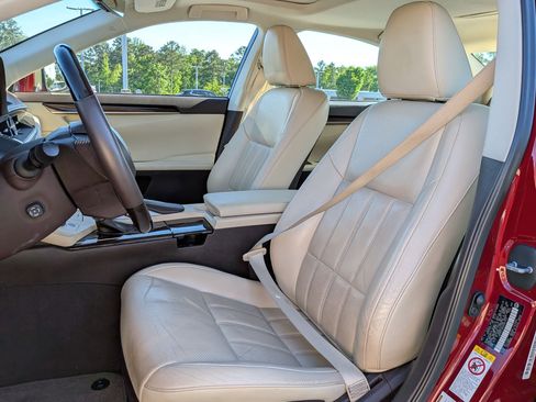 Used 2017 Lexus ES 350 w/ Luxury Package FWD image 13