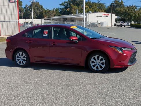 Used 2022 Toyota Corolla LE image 11