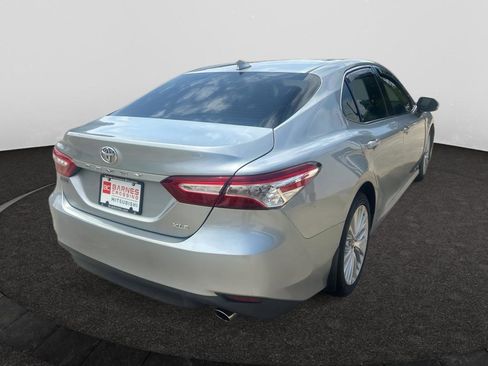 Used 2020 Toyota Camry XLE FWD image 5