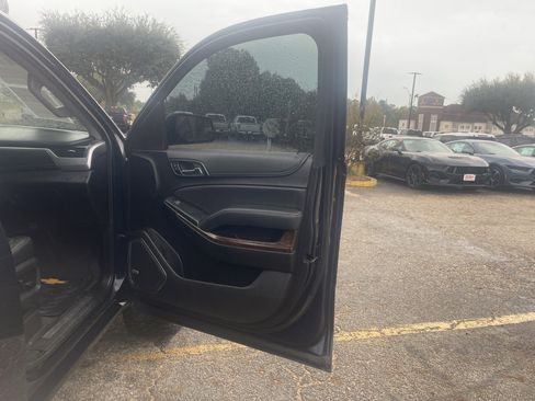 Used 2020 Chevrolet Tahoe LT image 24