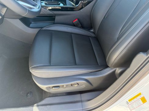 Used 2025 Buick Envision Preferred image 16