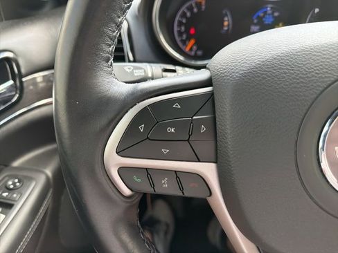 Used 2020 Jeep Grand Cherokee Overland AWD/4WD image 13