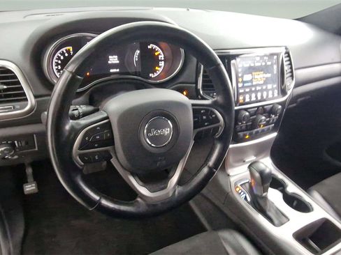 Used 2022 Jeep Grand Cherokee Laredo X image 18