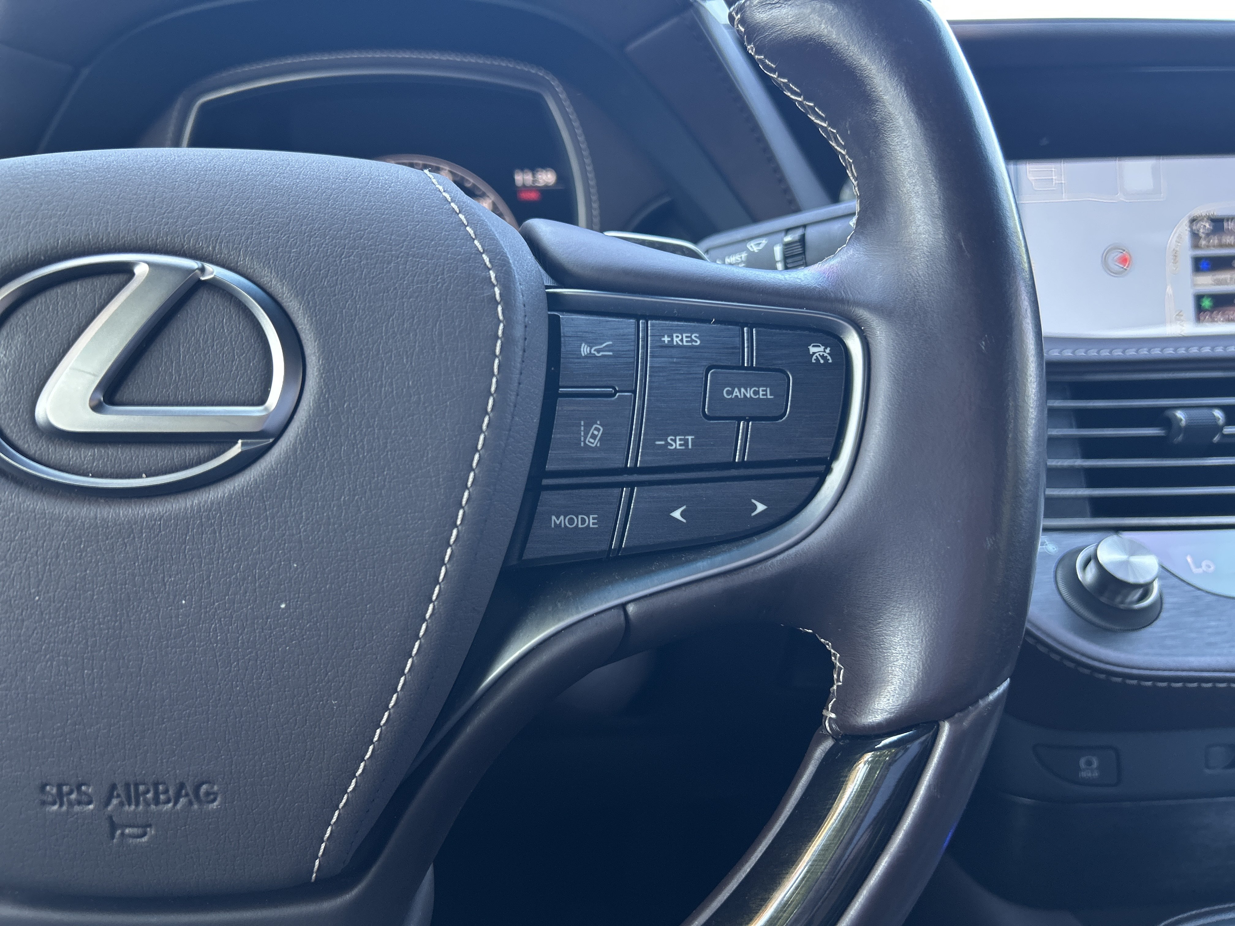 Used 2018 Lexus LS 500 w/ Interior Upgrade Package RWD image 19