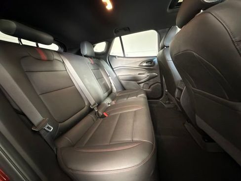 Used 2024 Chevrolet Trax RS w/ Sunroof Package FWD image 29
